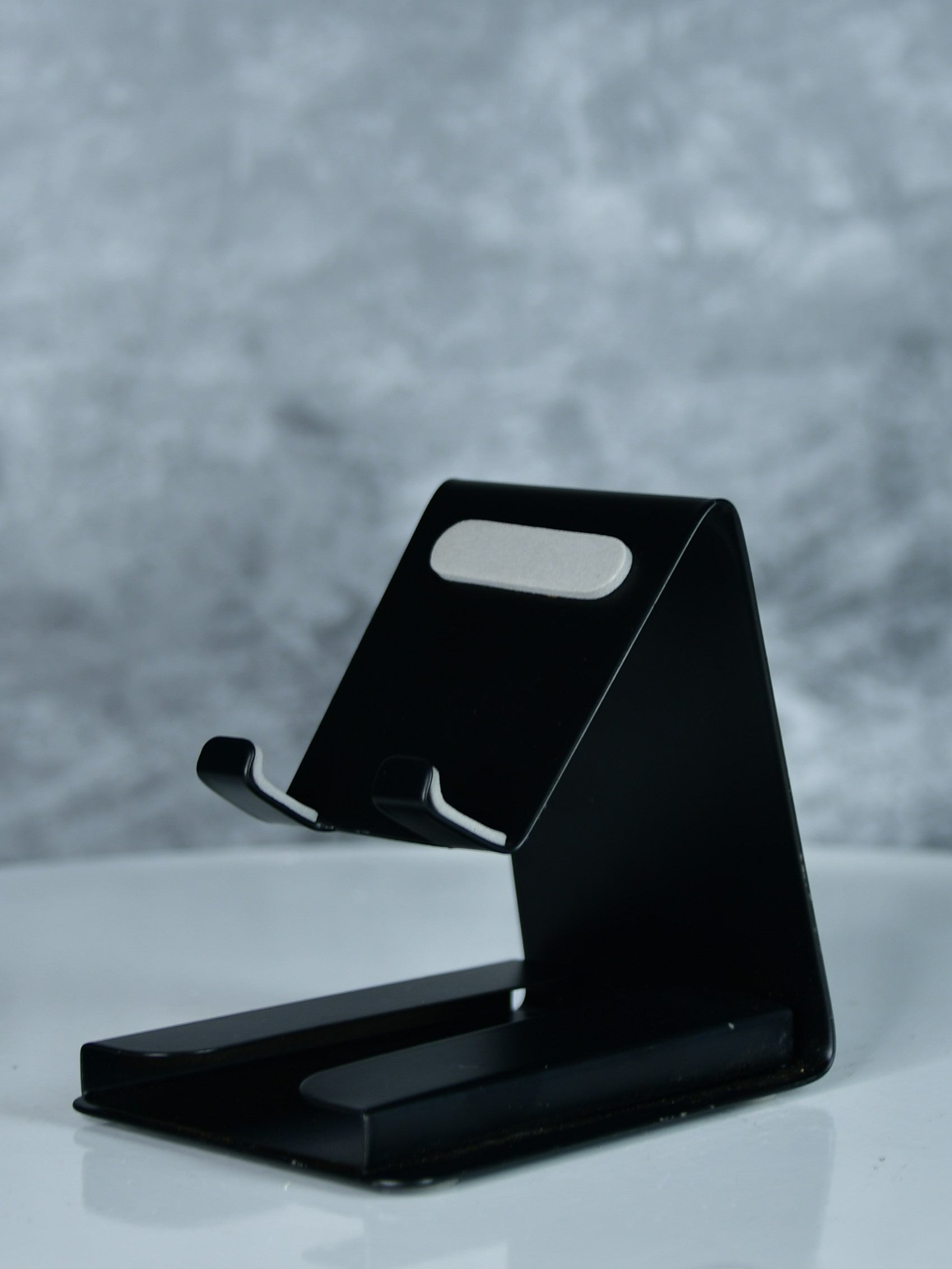 Mayii - White Padded Metal Phone Stand with Card Holder