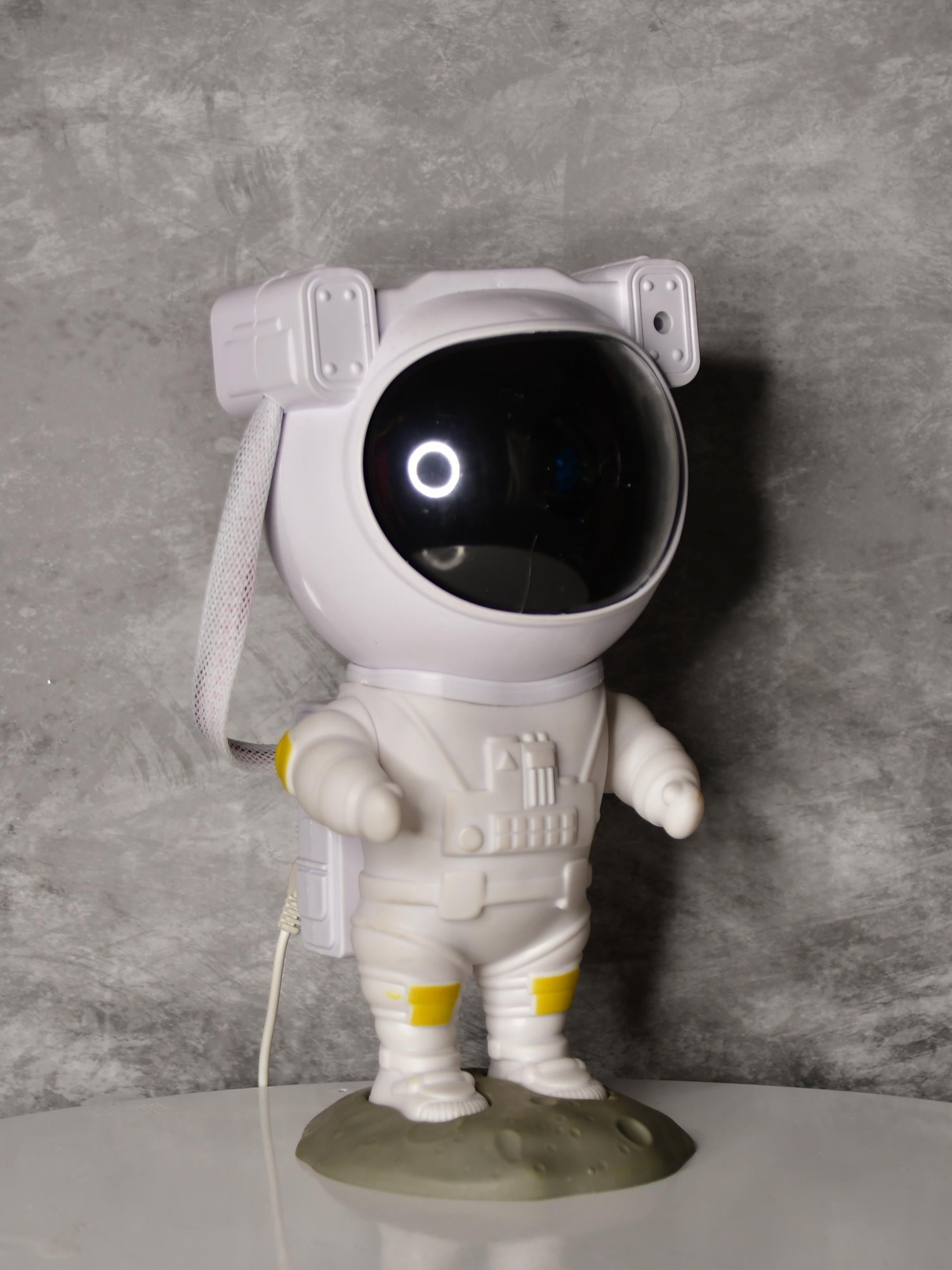 Mayii Astronaut Projector Lamp – Cosmic LED Night Light for Trendy Home Decor & Unique Gifts