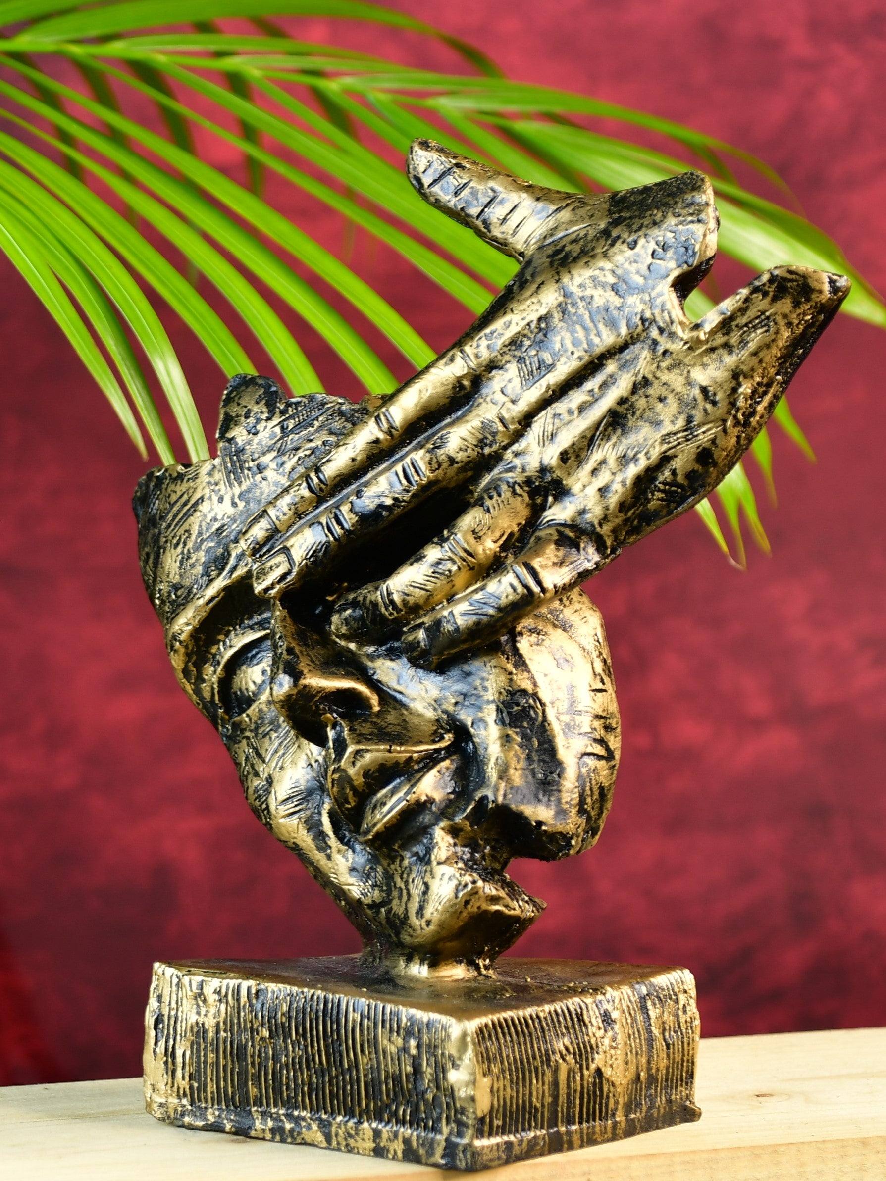 Mayii Resin Hand-on-Face Sculpture – Trendy Home Decor Accent & Unique Gift Idea