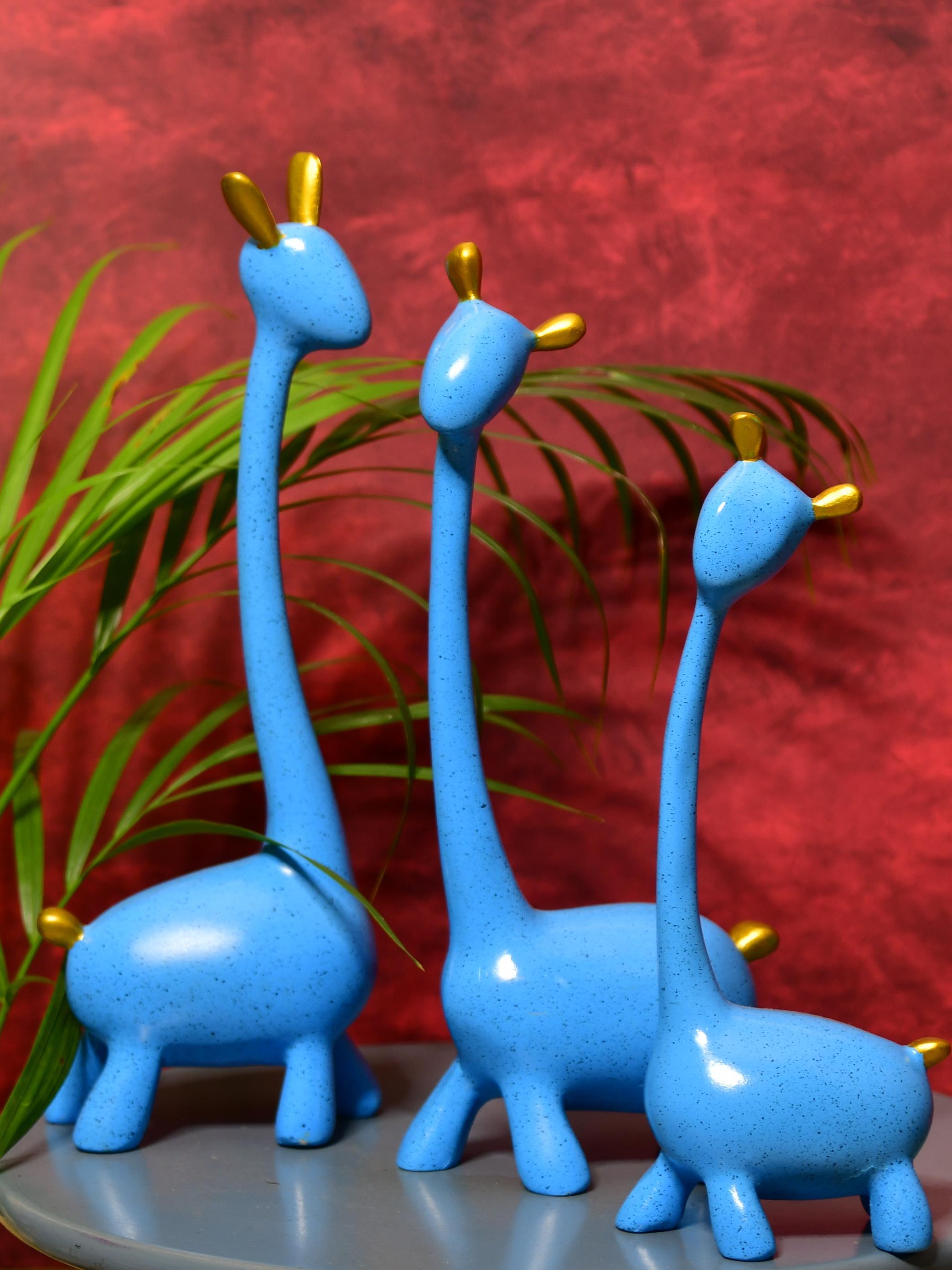 Mayii Resin Giraffe Family