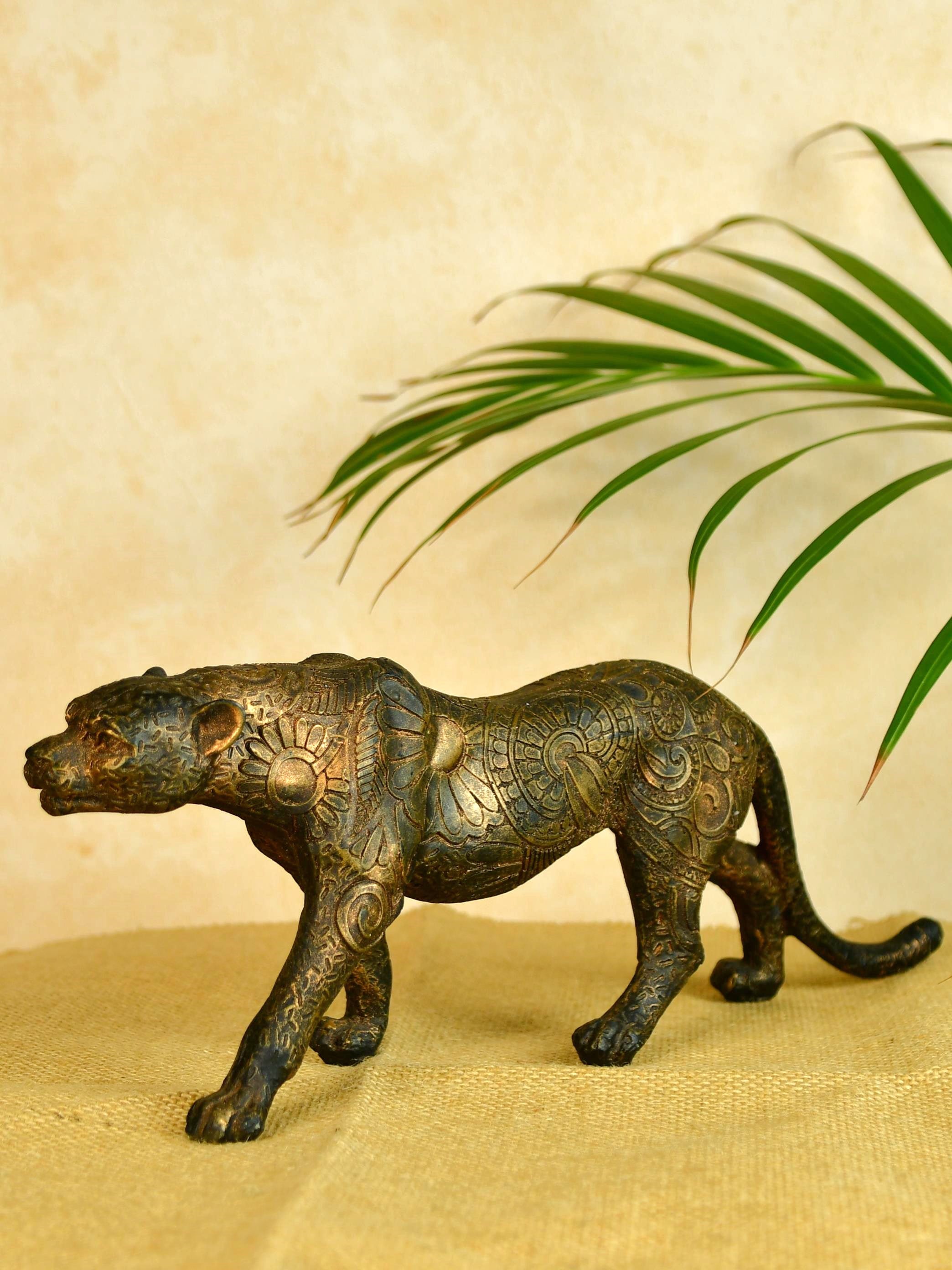 Mayii Resin Panther Decor