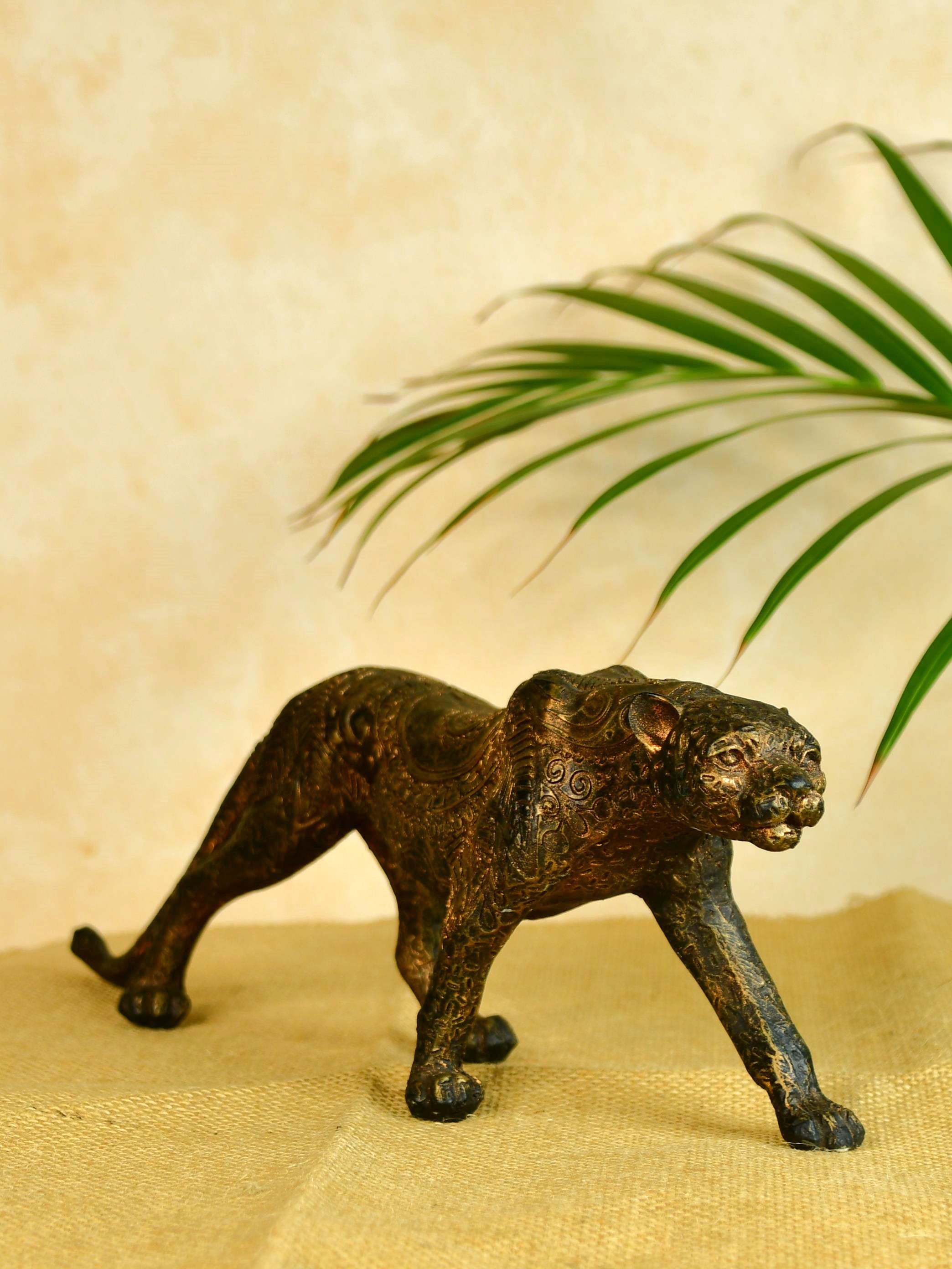 Mayii Resin Panther Decor