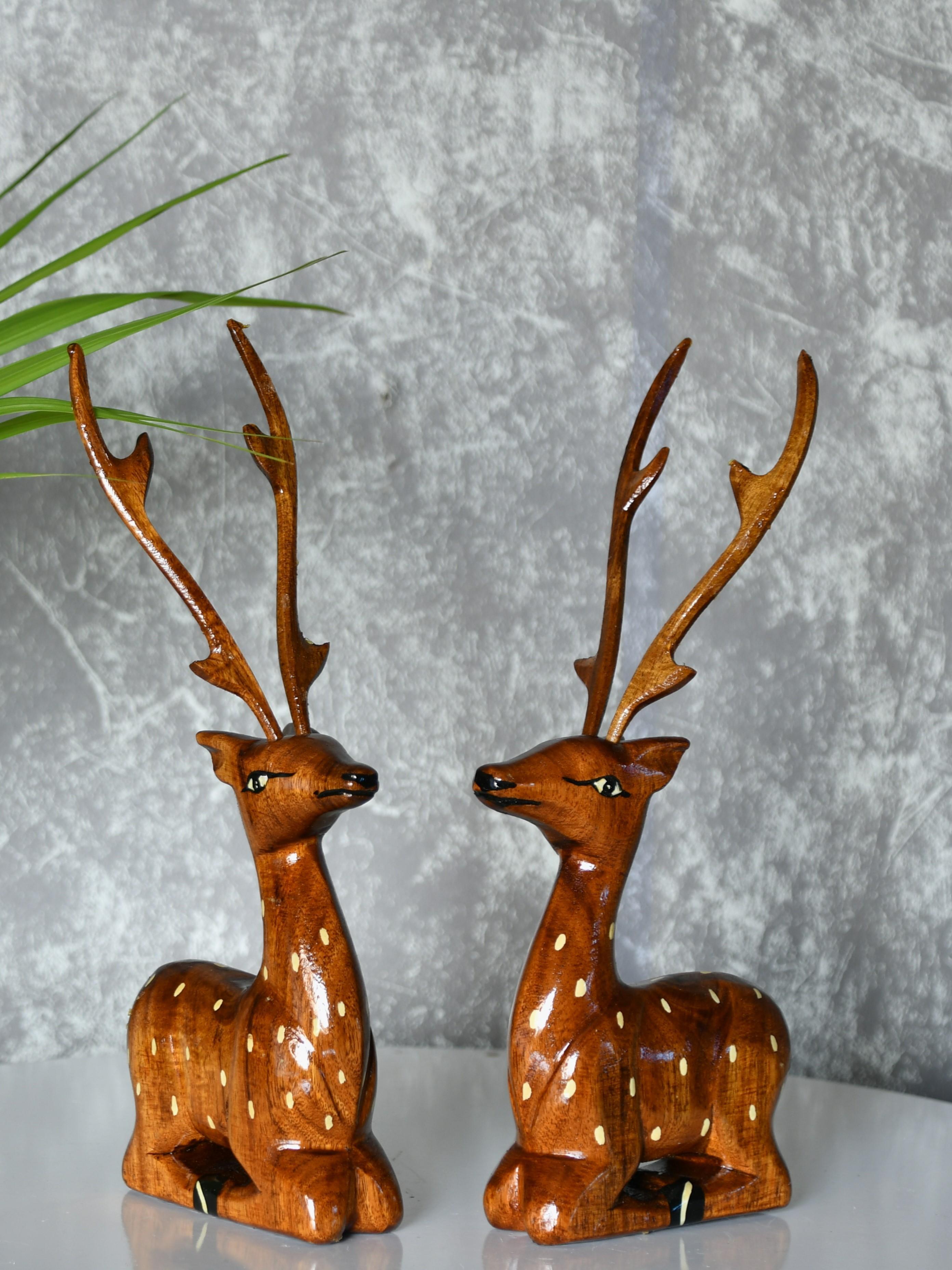 Mayii - Pair of wooden sitting deer